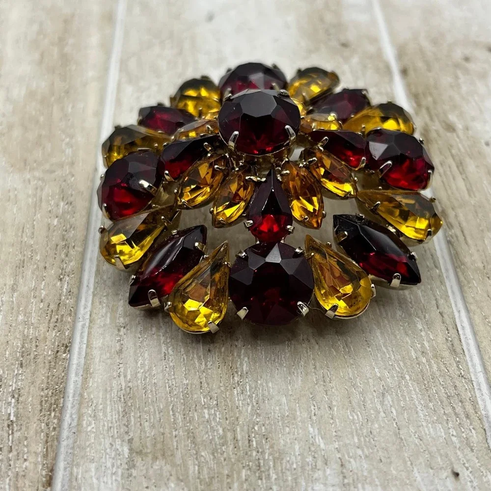 Vintage glass 1960s glass Juliana inspired style Brooch